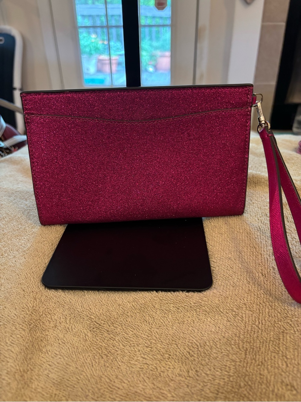 kate spade glitter wristlet clutch in fuchsia pink - Picture 2 of 4